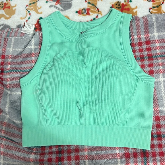 Sports cropped workout top - Picture 1 of 4